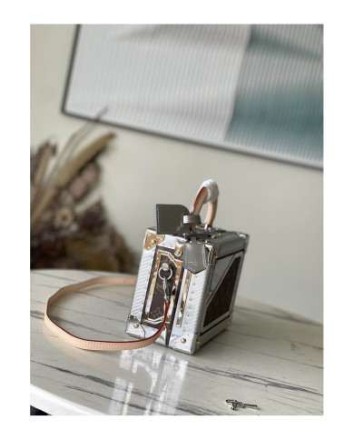 LV  Valisette Tresor Camera box