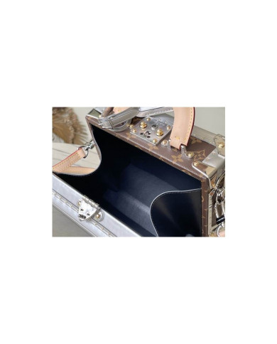 LV  Valisette Tresor Camera box