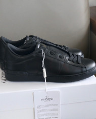 Valentino Couple style small white shoes