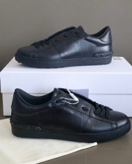 Valentino Couple style small white shoes