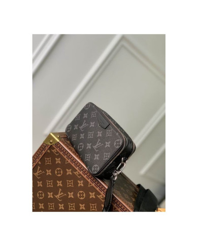 LV   Alpha Wearable  Postman's Bag