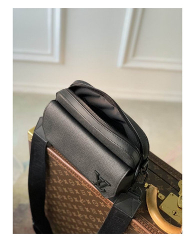 LV  Fastline Postman's Bag