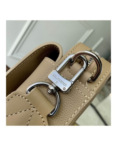 LV  Fastline Postman's Bag