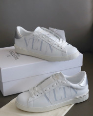 Valentino Couple style small white shoes
