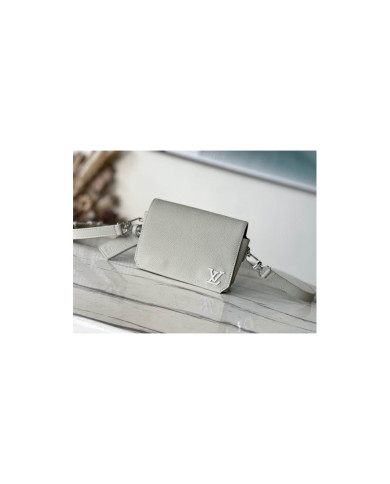 LV  Fastline Postman's Bag