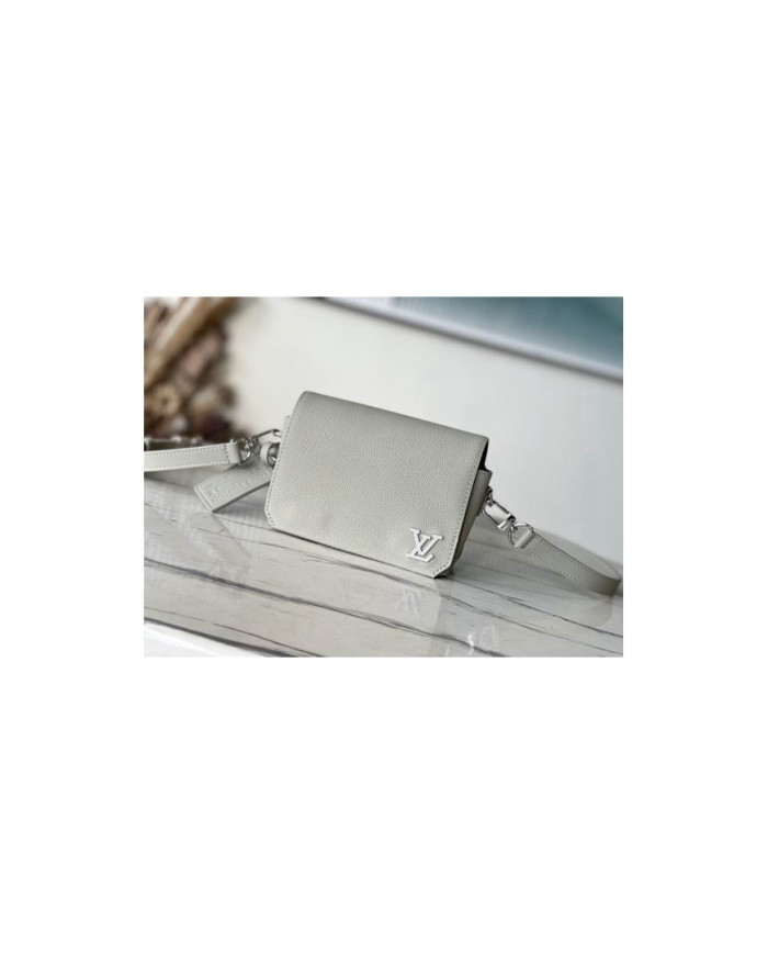 LV  Fastline Postman's Bag