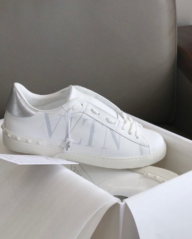 Valentino Couple style small white shoes