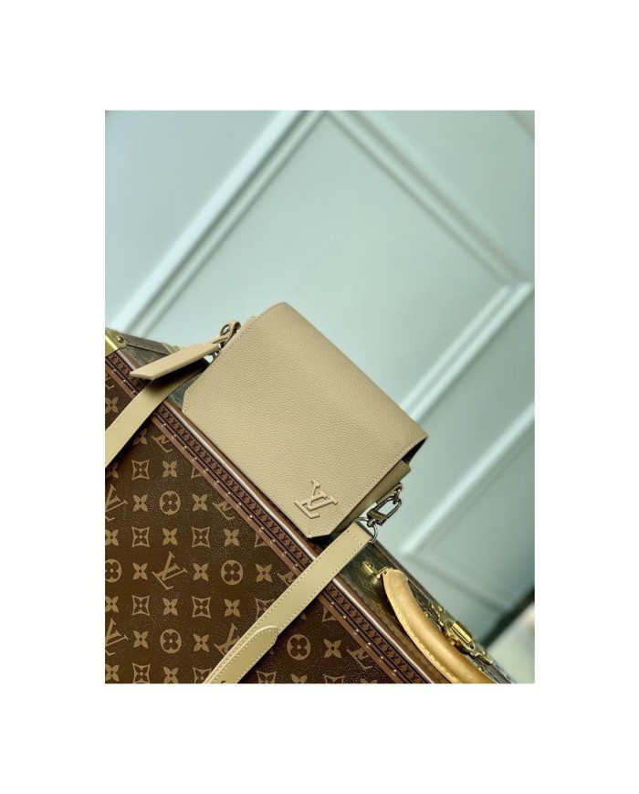 LV  Fastline Postman's Bag