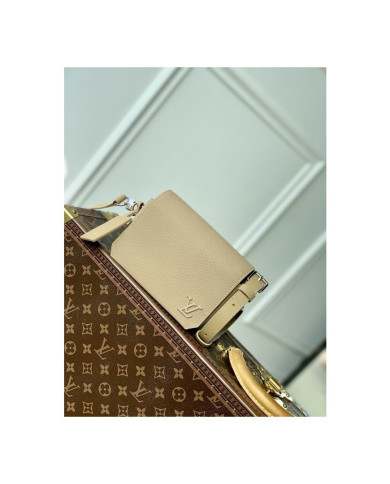 LV  Fastline Postman's Bag