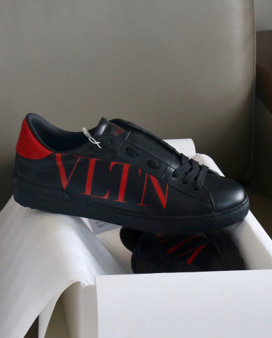 Valentino Couple style small white shoes