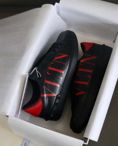 Valentino Couple style small white shoes