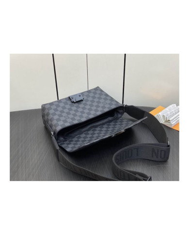 LV  S-Cape  Postman's Bag