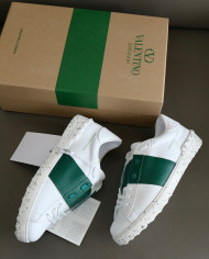 Valentino Couple style small white shoes