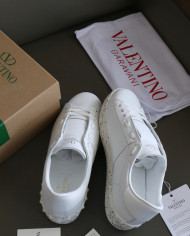 Valentino Couple style small white shoes