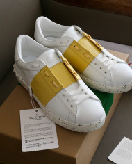 Valentino Couple style small white shoes
