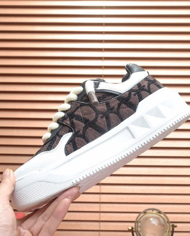Valentino fashionable casual shoes for couples