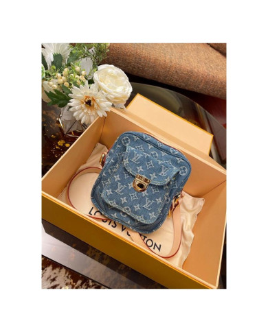 LV other bag