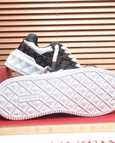Valentino fashionable casual shoes for couples