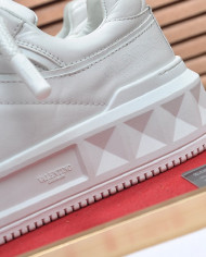 Valentino fashionable casual shoes for couples