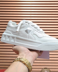 Valentino fashionable casual shoes for couples