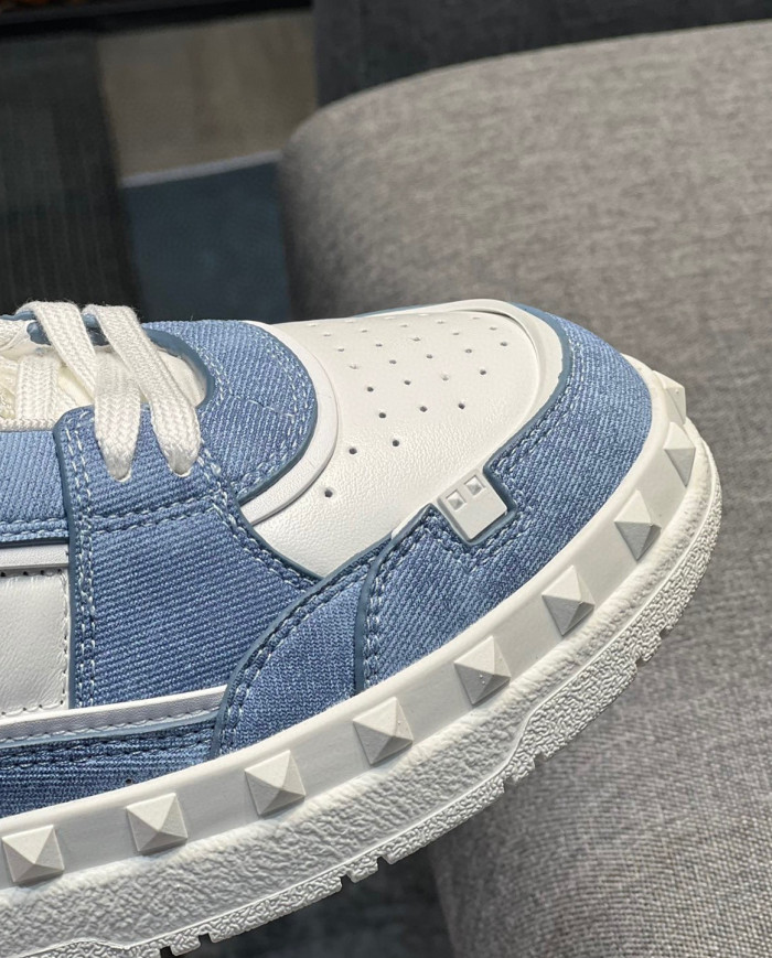 Valentino fashionable casual shoes for couples