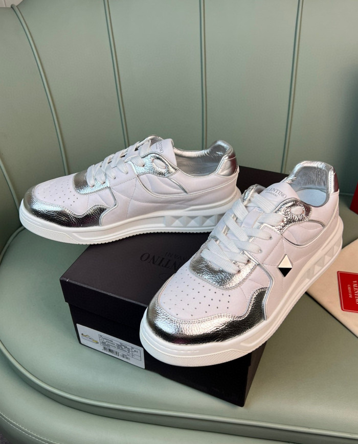 Valentino casual and fashionable sports shoes for couples