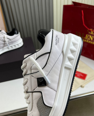Valentino casual and fashionable sports shoes for couples