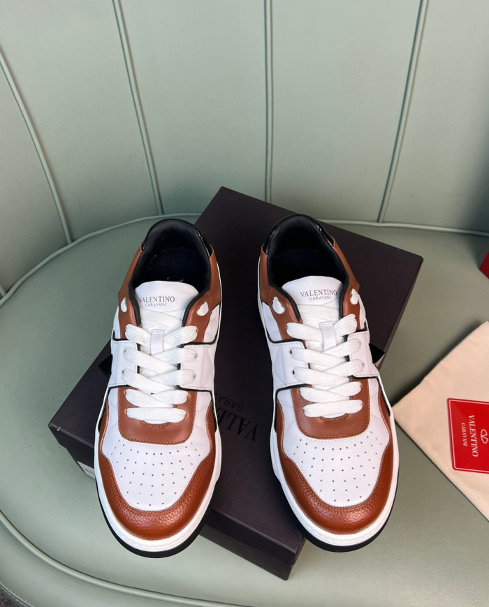 Valentino casual and fashionable sports shoes for couples