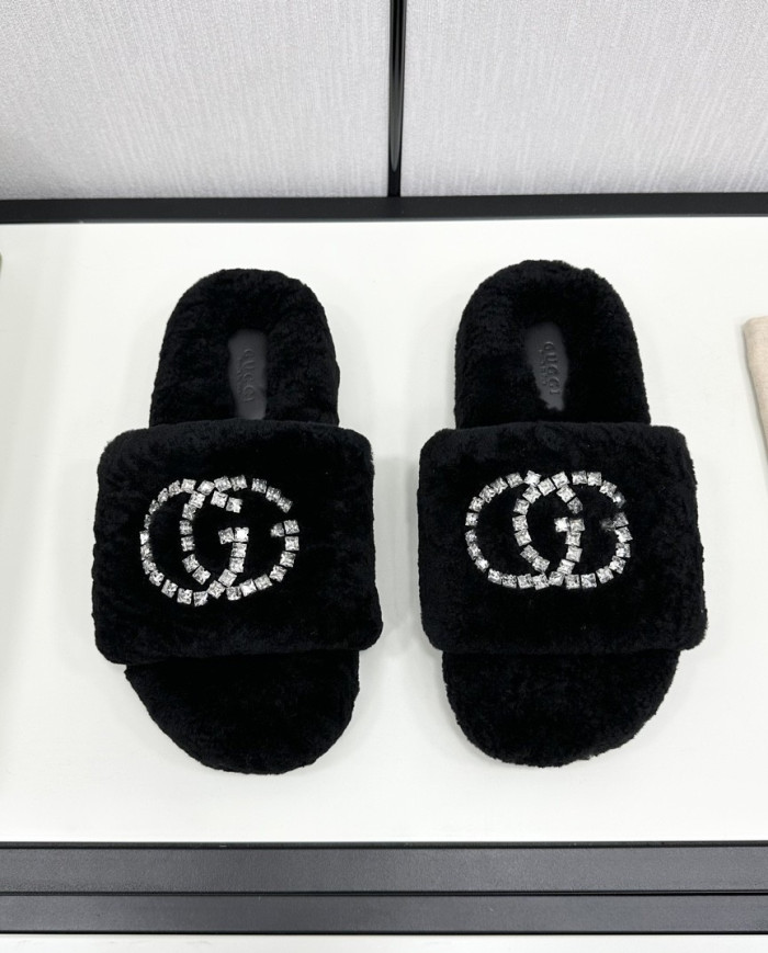 GUCCI  Men's  slippers