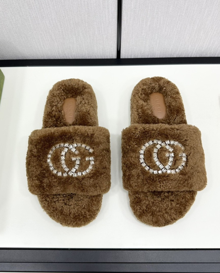 GUCCI  Men's  slippers