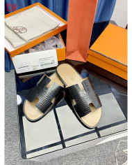 HERMES  Men's leather slippers