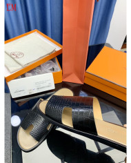 HERMES  Men's leather slippers