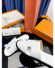 HERMES  Men's leather slippers