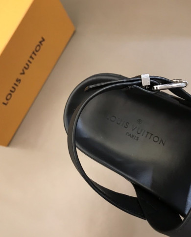 Louis  Vuitton  Men slippers