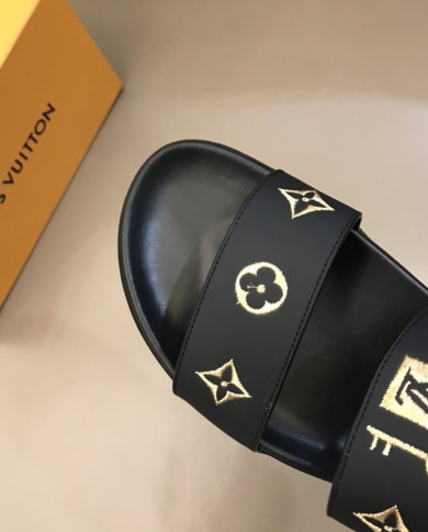 Louis  Vuitton  Men slippers