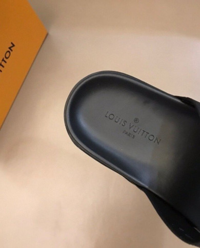 Louis  Vuitton   Men slippers