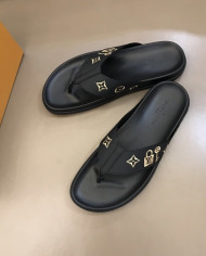 Louis  Vuitton  Men slippers