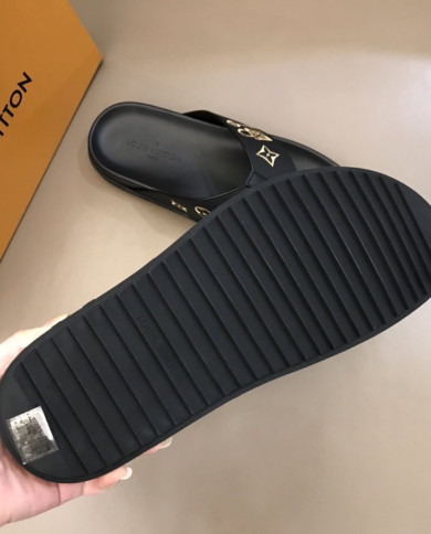 Louis  Vuitton  Men slippers