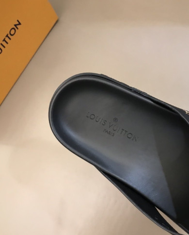 Louis  Vuitton  Men slippers