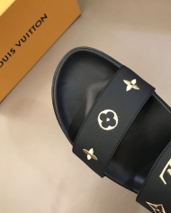 Louis  Vuitton  Men slippers