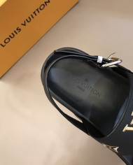 Louis  Vuitton  Men slippers