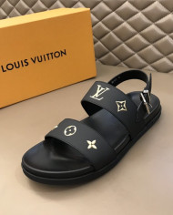Louis  Vuitton  Men slippers