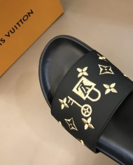 Louis  Vuitton  Men slippers
