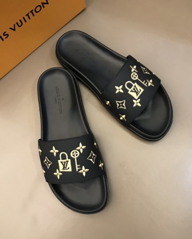 Louis  Vuitton  Men slippers