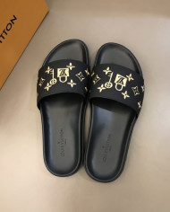 Louis  Vuitton  Men slippers