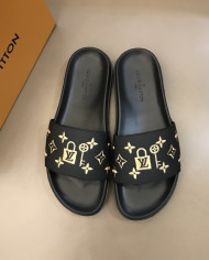 Louis  Vuitton  Men slippers