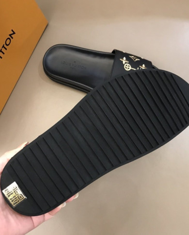 Louis  Vuitton  Men slippers
