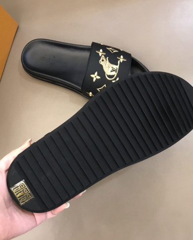 Louis  Vuitton  Men slippers