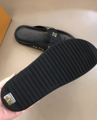 Louis  Vuitton  Men slippers