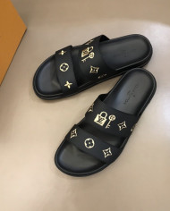 Louis  Vuitton  Men slippers